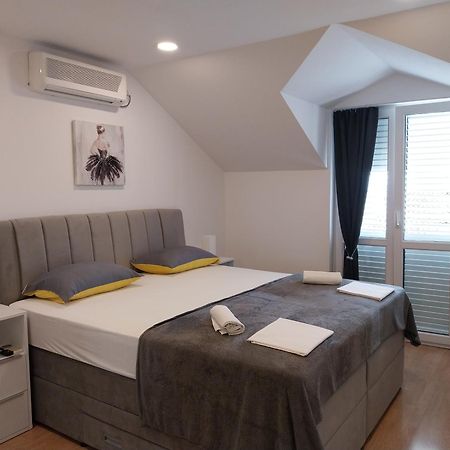 Apartments Rose Loboja Makarska Bagian luar foto