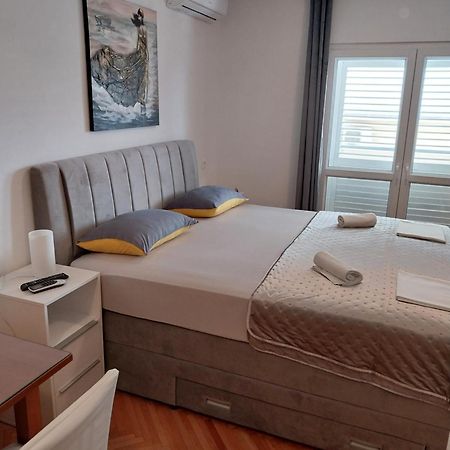 Apartments Rose Loboja Makarska Bagian luar foto