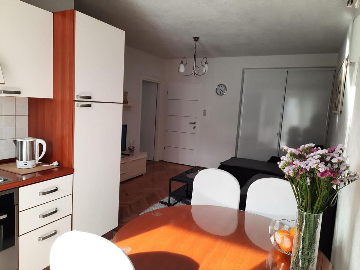 Apartments Rose Loboja Makarska Bagian luar foto
