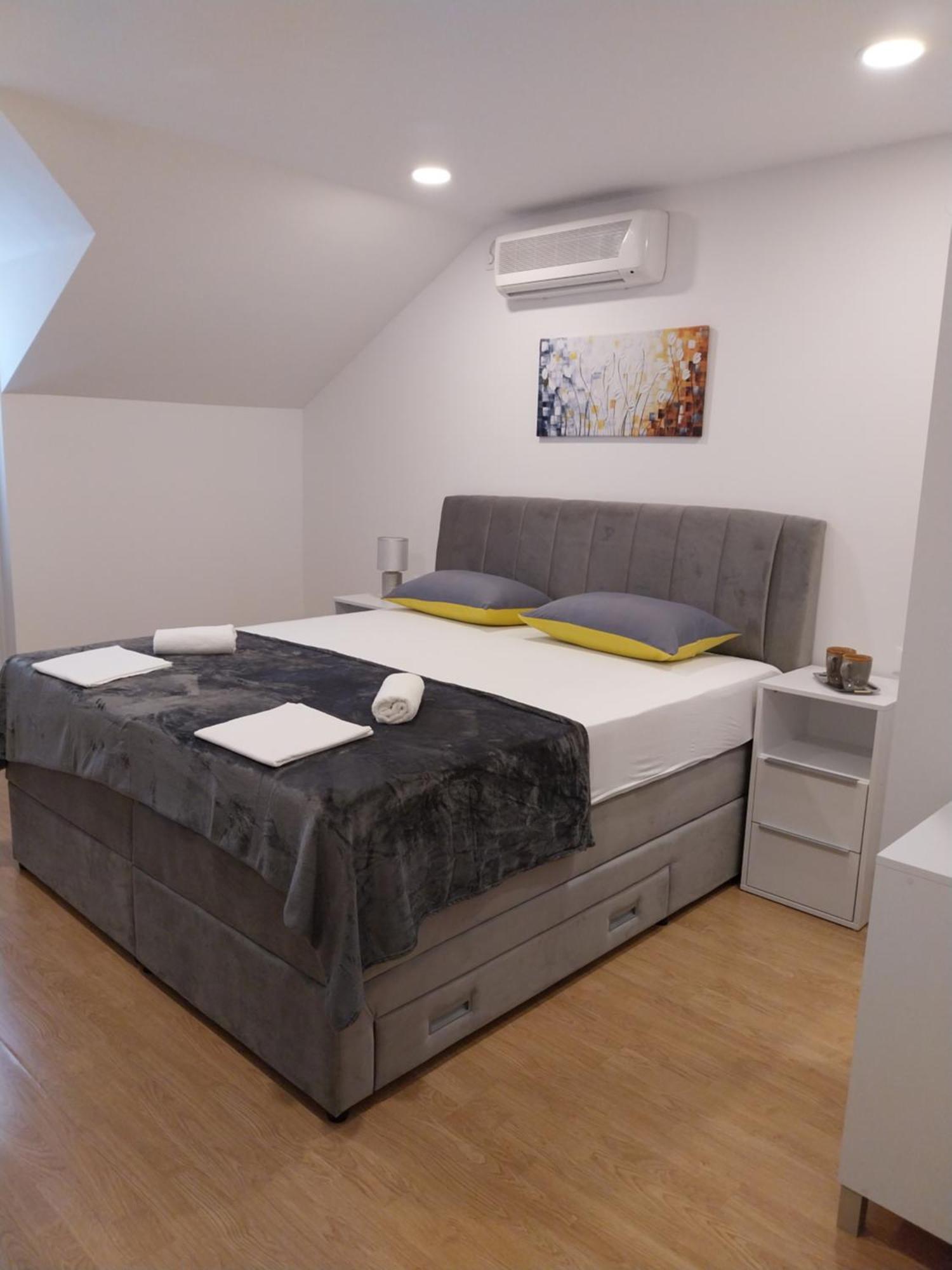 Apartments Rose Loboja Makarska Bagian luar foto