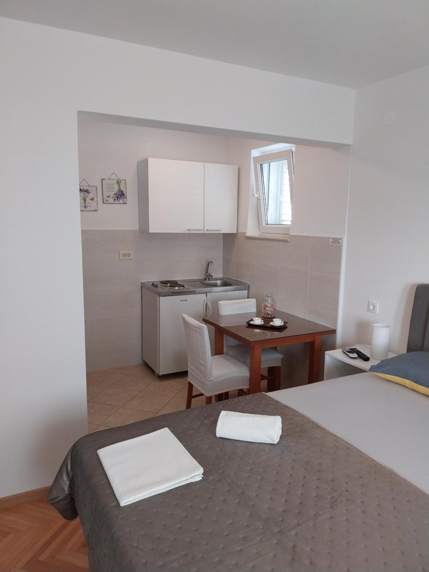 Apartments Rose Loboja Makarska Bagian luar foto