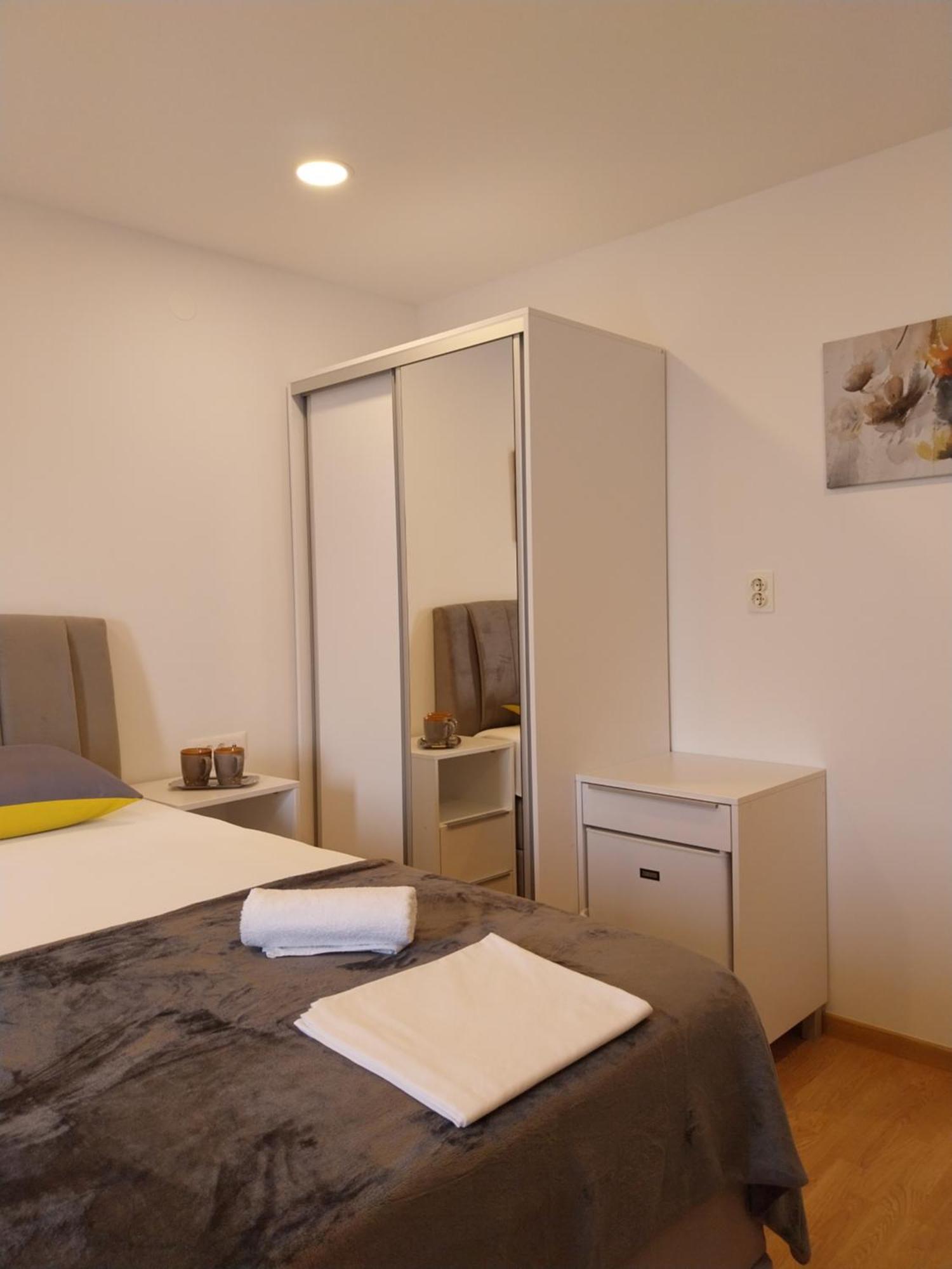 Apartments Rose Loboja Makarska Bagian luar foto