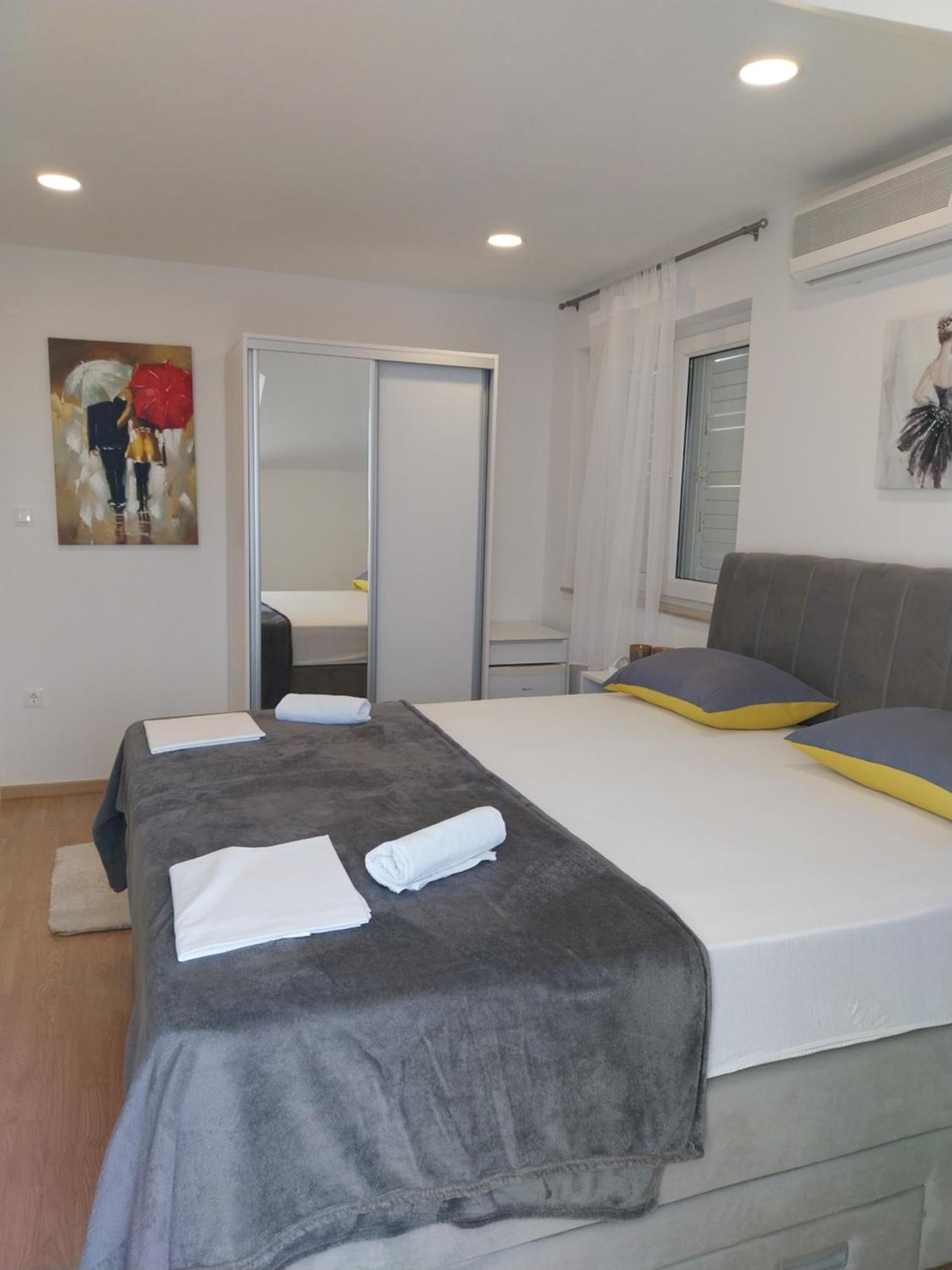 Apartments Rose Loboja Makarska Bagian luar foto