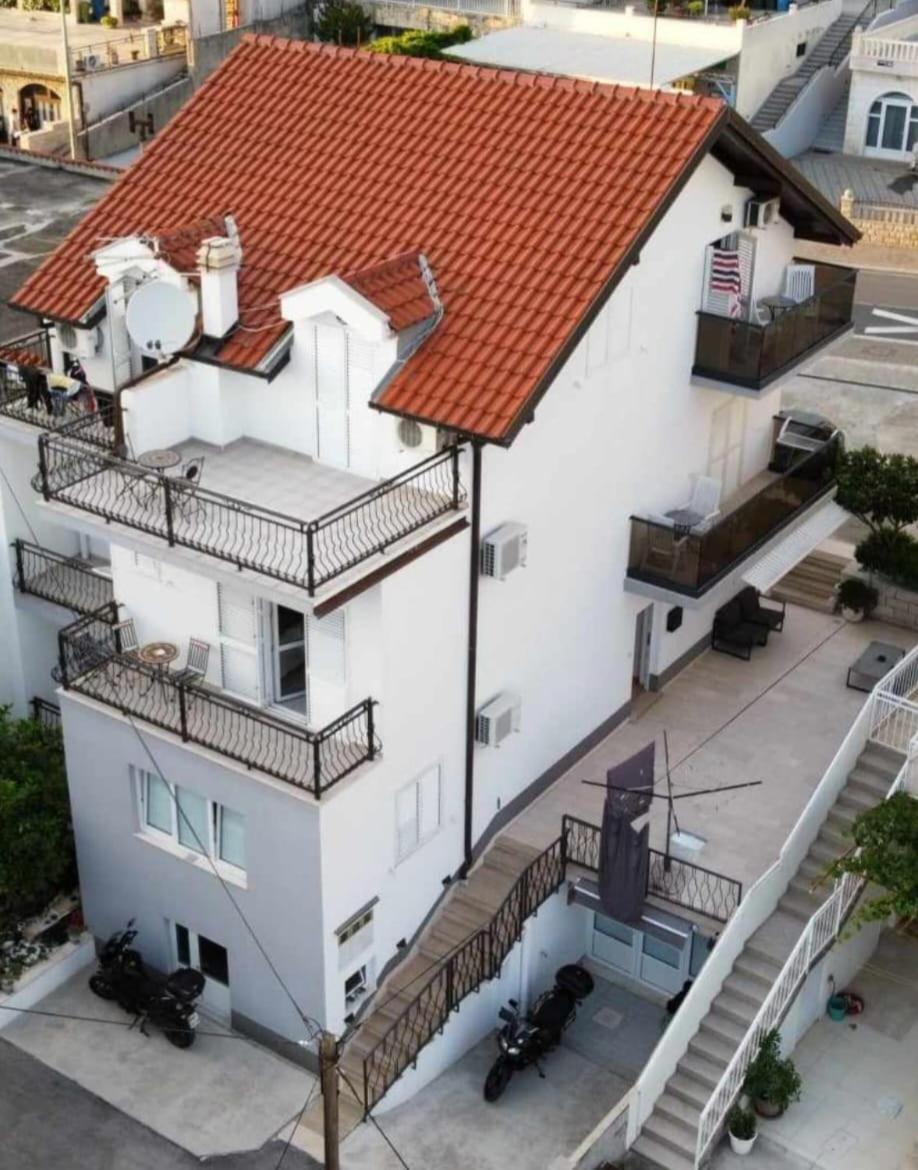 Apartments Rose Loboja Makarska Bagian luar foto